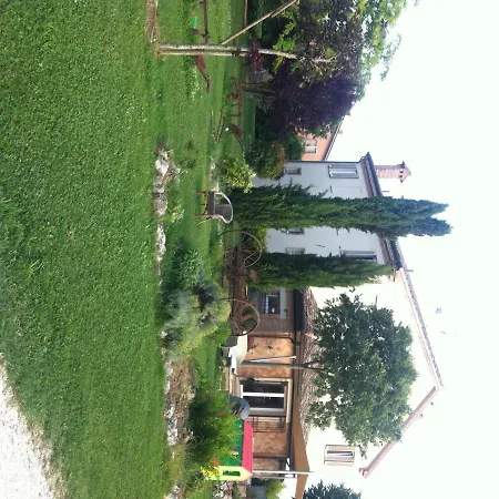 Chery Is A Location Surrounded By Greenery Where Relaxation Is Absolute. * ראבנה