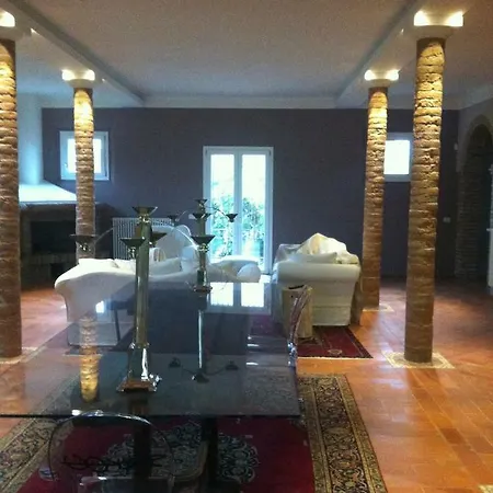Chery Is A Location Surrounded By Greenery Where Relaxation Is Absolute. לינה וארוחת בוקר ראבנה